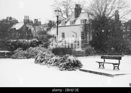 Snow Landscape Lower Mall Hammersmith Riverside Furnivall Gardens Rutland Grove, Hammersmith, London W6 Public Space Landscape Park Foto Stock