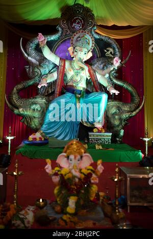 Mumbai / India 12 Settembre 2019 Grande Idol di lord ganesha in un pandalo a Mumbai Maharashtra India Foto Stock