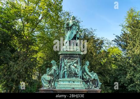 Peter-von-Cornelius-Denkmal, Landeshauktstadt Duesseldorf, Nordrhein-Westfalen, Deutschland, Europa | Peter von Cornelius monumento, Stato federale c Foto Stock