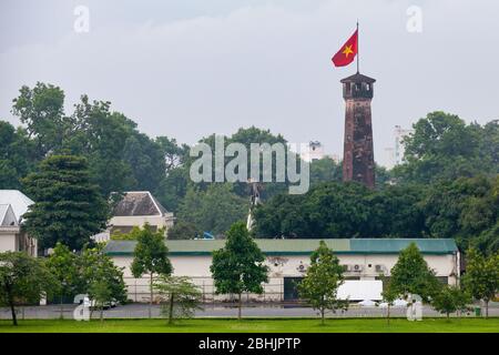 La Torre della bandiera di Hanoi (vietnamita: Cột cờ Hà Nội) è una torre di Hanoi, Vietnam, che è uno dei simboli della città e una volta una parte della Hanoi Foto Stock