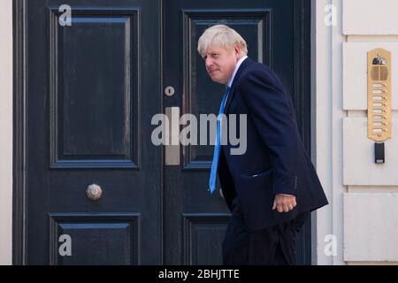 Londra, Regno Unito. 23 luglio 2019. Boris Johnson arriva alla sede del Partito conservatore dopo l'annuncio che era stato eletto come leader del partito e che avrebbe sostituito Theresa May come primo Ministro. Credit: Mark Kerrison/Alamy Live News Foto Stock