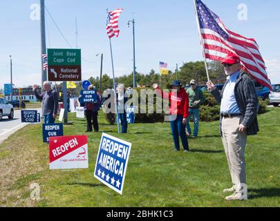 Un rally aperto a Cape Cod, Massachusetts, durante lo spegnimento di Covid 19 Foto Stock