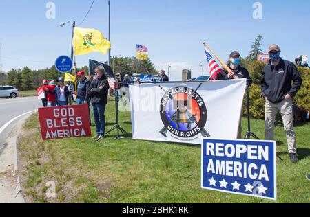 Un rally aperto a Cape Cod, Massachusetts, durante lo spegnimento di Covid 19 Foto Stock