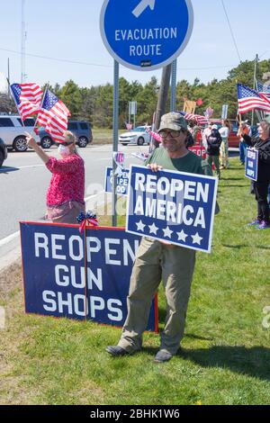 Un rally aperto a Cape Cod, Massachusetts, durante lo spegnimento di Covid 19 Foto Stock