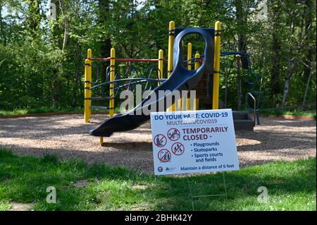 Coronavirus Impact, parco giochi chiuso, quartiere Albert Kelly Park, Portland, O 200418 780021 Foto Stock