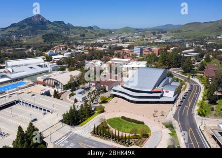 Vista aerea del Christopher Cohan Performing Arts Center nel campus di Cal Poly San Luis Obispo, California Foto Stock