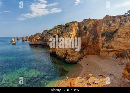 Algarve Coast.Praia da Marinha, Algarve, Portogallo Foto Stock