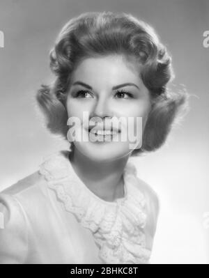 Cantante-attrice americana Susan Barrett (1940-2002), Ritratto pubblicitario di testa e spalle, 1959 Foto Stock