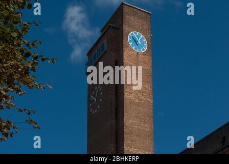 Red Brick Art Deco Architecture Spinnaker House, 142 Greenwich High Road, Greenwich, Londra SE10 8NN Foto Stock