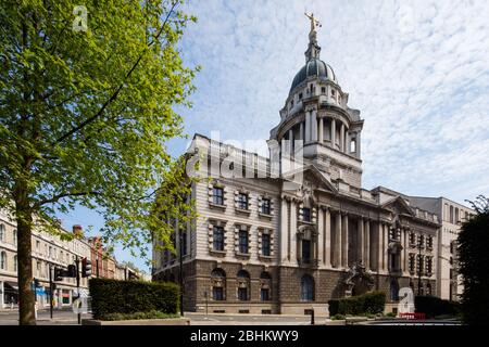 Old Bailey, vista generale GV, vista in estate luce del sole, Londra, Inghilterra, Regno Unito Foto Stock