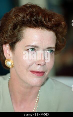 LOS ANGELES, CA. c.A.1994: Attrice Sylvia Kristel. Foto file © Paul Smith/Featureflash Foto Stock