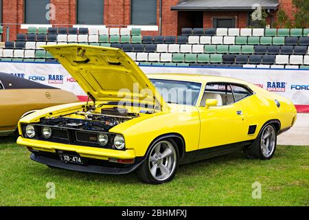 Automobili / Australiano fatto 1974 Ford XB GT Falcon hardtop esposto ad un Motor show a Melbourne Victoria Australia. Foto Stock