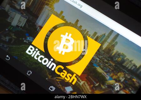 Ryazan, Russia - 29 marzo 2018 - Homepage di Bitcoin Cash criptovaluta in mostra di tablet PC, indirizzo web - bitcoincash.org Foto Stock