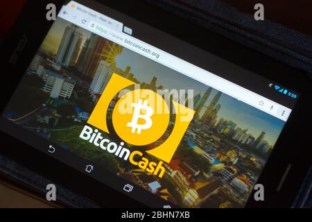 Ryazan, Russia - 29 marzo 2018 - Homepage di Bitcoin Cash criptovaluta in mostra di tablet PC, indirizzo web - bitcoincash.org Foto Stock