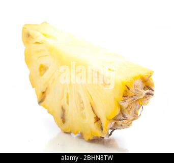 Fette di ananas isolati su sfondo bianco Foto Stock