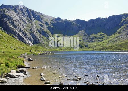 Llyn Idwal in Cwm Idwal, Parco Nazionale di Snowdonia, Wales, Regno Unito Foto Stock