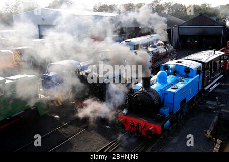 Città di Peterborough 73050 treno a vapore e altri treni a vapore, presso la Nene Valley Railway, Wansford Station, Peterborough, Cambridgeshire, Inghilterra Foto Stock