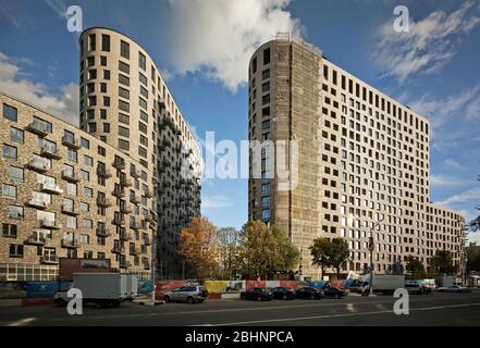 Casa residenziale moderna di design a Mosca; esterno dell'edificio; design architettonico moderno; edificio di appartamenti; immobiliare a Mosca Foto Stock