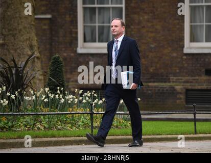 Sir Simon Stevens, Direttore Generale del Servizio sanitario Nazionale in Inghilterra, arriva a Downing Street, Londra. Foto Stock