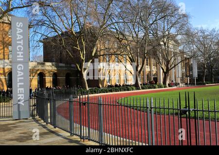 Tesori del Faraone d'Oro di Tutankhamen esposti alla Galleria Saatchi, Duke of Yorks Square, King's Road, Chelsea, Londra, Inghilterra Foto Stock