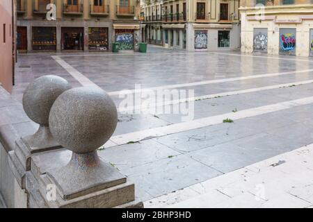 GRANADA, SPAGNA, 23 APRILE 2020 Vista della Piazza Pasiegas vuota di gente Foto Stock