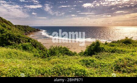 Bella costa dell'isola di Okinawa in Giappone Foto Stock