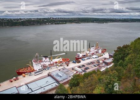 Quebec City, Canada 23 settembre 2018: CCGS des Groseilliers attraccato nel porto di Quebec. Foto Stock