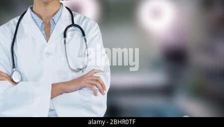 Sezione centrale del medico femminile in ospedale Foto Stock