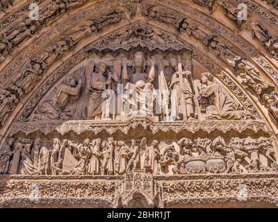 Portada de la Virgen Blanca o del juicio Final en la Catedral de León. Castilla León. España. Foto Stock