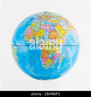 Terra globo con mappe continenti Foto Stock