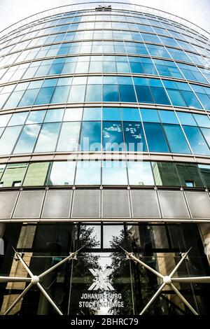 Johannesburg, Sudafrica - 12 marzo 2014: Ingresso esterno all'edificio della borsa JSE - Johannesburg nel CBD di Sandton Foto Stock