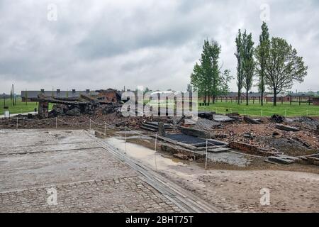 Distrusse le camere a gas nel campo di concentramento della seconda guerra mondiale Auschwitz-Birkenau Foto Stock