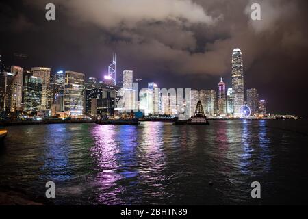 Hong Kong Skyline, Citylights di sera, di notte Foto Stock