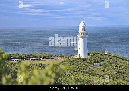 Faro di Cape Otway con il mare alle spalle Foto Stock