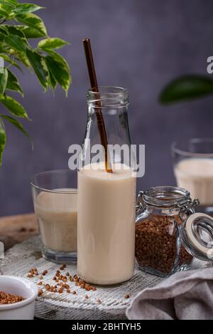 Latte di grano saraceno senza lattosio Foto Stock