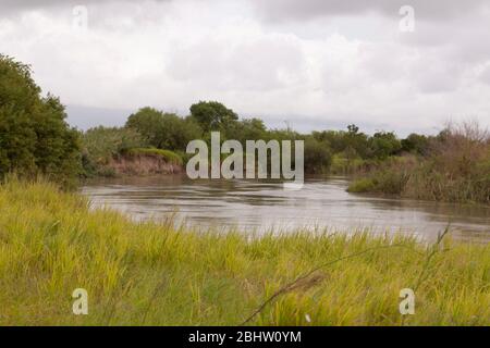 Brownsville, Texas USA, settembre 2010: Rio Grande River, il confine internazionale tra Brownsville Texas e Matamoros, Tamaulipas, Messico. ©Bob Daemmrich Foto Stock