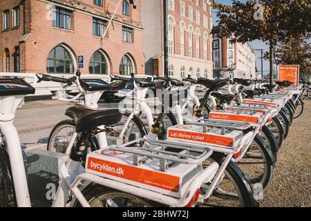 Stazione di noleggio biciclette elettronico per copenhagen, danimarca 18 febbraio 2019. Bycyklen. Noleggio di biciclette elettriche a Copenhagen. Noleggio biciclette stazione di pick up in Foto Stock