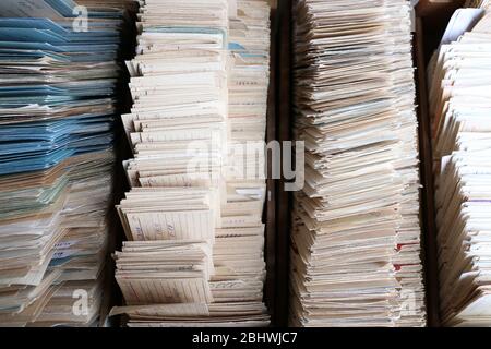 Schede catalogo in biblioteca, primo piano Foto Stock