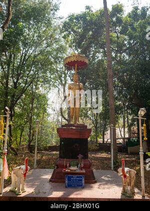 Il Wat Umong Suan Puthatham e' un vecchio tempio buddista tradizionale nello storico tempio centrale. Il tempio buddista e' famoso per i turisti principali a Chiang mai, in Thailandia. Foto Stock