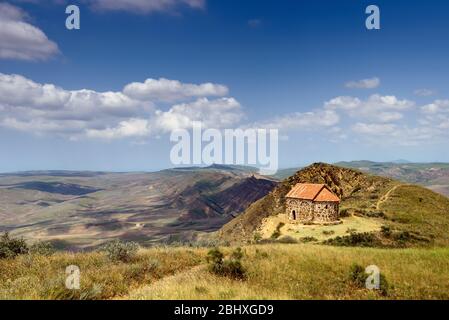 Georgia, Vista su un'area ortodossa dalla collina monastica del Monastero di David Gareji Foto Stock