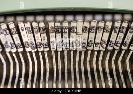 Primo piano con le vecchie macchine da scrivere d'epoca Foto Stock