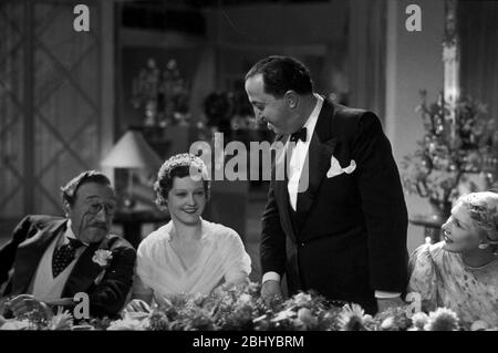 Avec le souirre con un sorriso anno: 1936 - Francia André Lefaur, Marie Glory, Jean Témerson Direttore: Maurice Tourneur Foto Stock