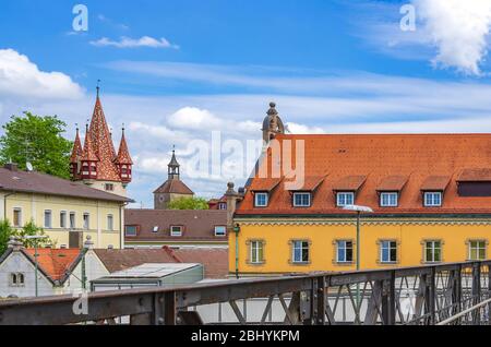 La Torre dei ladri e il nuovo Museo d'Arte nell'ex ufficio postale principale, Lindau nel Lago di Costanza, Baviera, Germania, Europa. Foto Stock