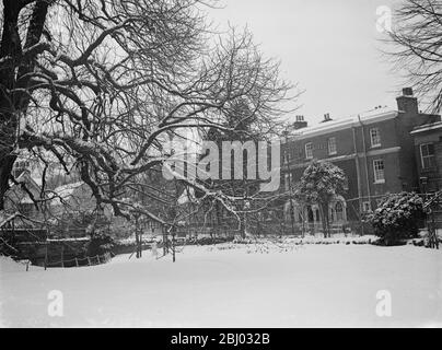 Il pub Lion a Farningham , Kent . - 1938 - Foto Stock