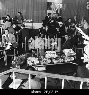 The Tea Centre off the Haymarket, Londra - 1951 Foto Stock