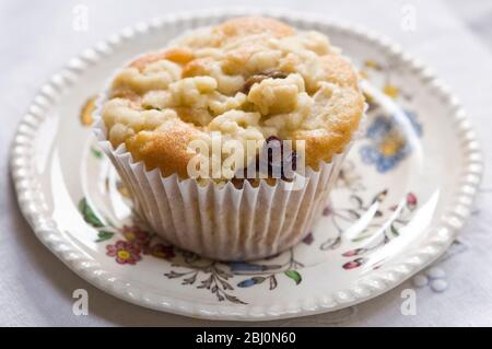 Muffin al ribes piccolo con mela grattugiata - Foto Stock