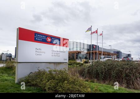 RICHMOND, BC, CANADA - 29 MARZO 2020: Il centro di lavorazione pacifc per CanadaPost vicino a YVR. Foto Stock