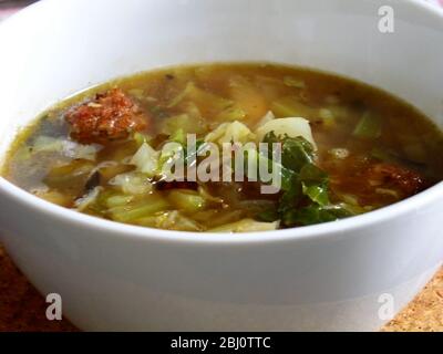 Zuppa di cavolo con polpette - Foto Stock