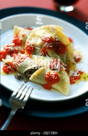 Pasta con salsa di pomodoro - Foto Stock