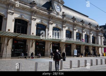 Bordeaux Nouvelle Aquitaine / Francia - 03 28 2019 : orologio della stazione ferroviaria gare de Bordeaux st jean, Francia Foto Stock